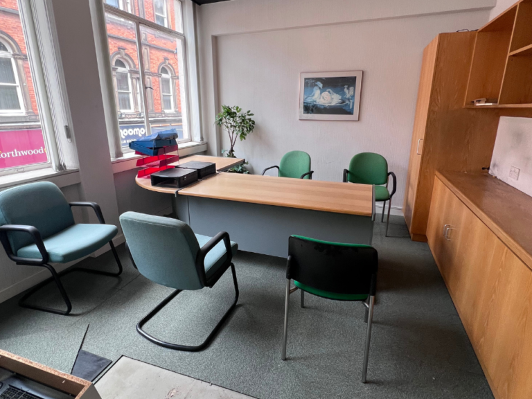 st_james_st_interior_leek_building_office